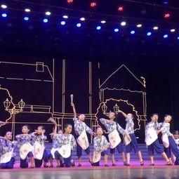 新华保险光芒舞蹈视频,舞动青春，绽放光芒