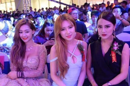 日本胸模大赛视频,性感与才华的激烈角逐