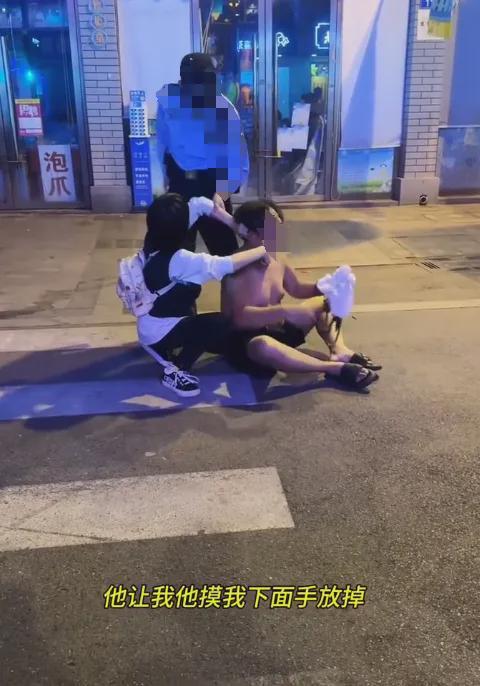 女人自己摸下身的视频,女性自摸行为揭秘