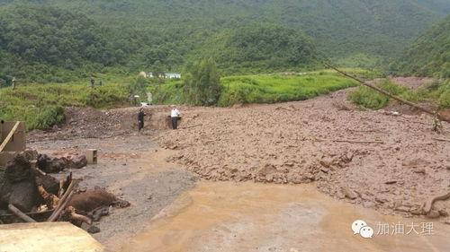 被泥石流冲走的视频,惊心动魄的瞬间