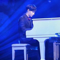 张艺兴弹钢琴视频,指尖舞动，音符飞扬